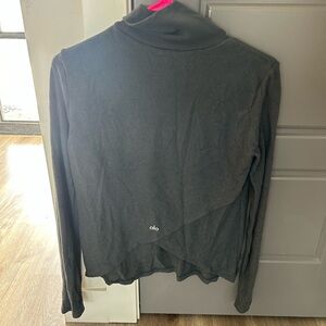 ALO yoga turtleneck pullover. grey. No tag- fits like S/M. Never worn.
